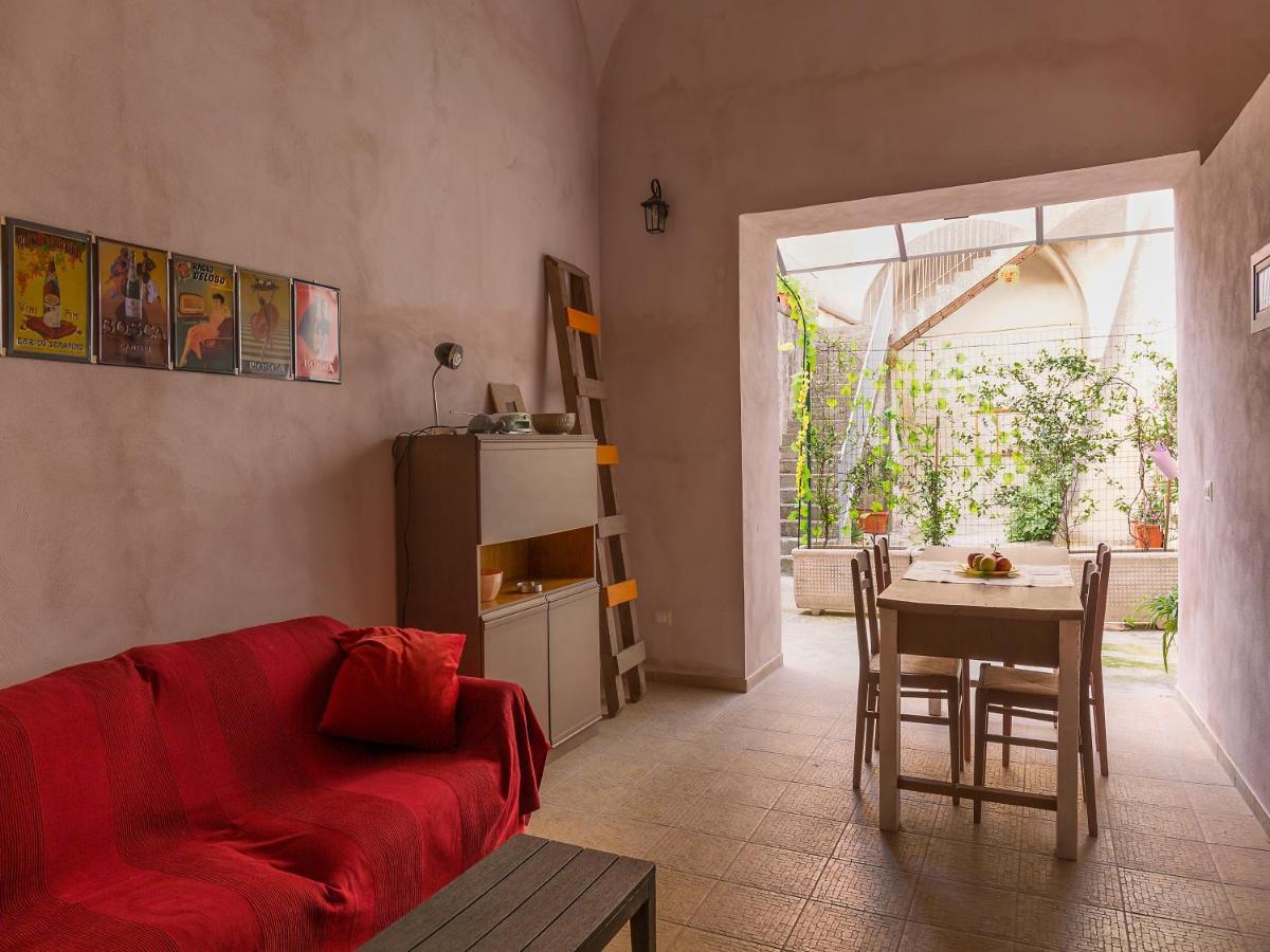 Al Vicolo Stretto Bed & Breakfast Santa Maria a Vico Екстериор снимка